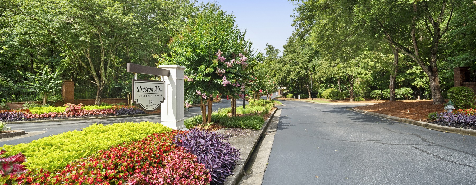front entrance of Preston Mill Apartments